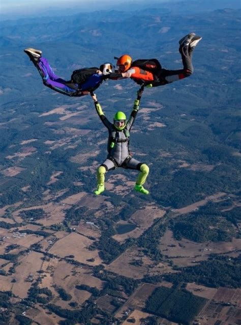Skydive oregon. It's a perfect week to enjoy the spectacular views on a Tandem Freefall Skydive! Lots of Fall Sunshine in this week's forecast.... spaces available.... 