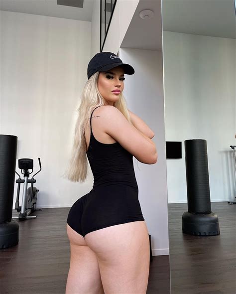 <span>👑</span>Onlyfans Free Videos