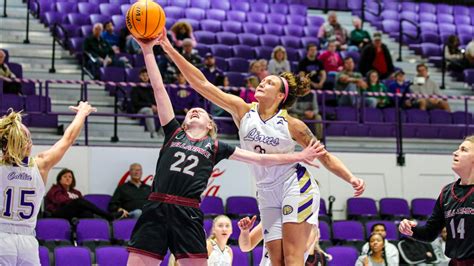 Skyler gill basketball. Jun 22, 2023 · Oregon’s final transfer addition appears to be junior Skyler Gill, a 5-9 guard/forward from North Alabama. While with the the Lions, she earned ASUN Defensive Player of the Year honors in both ... 