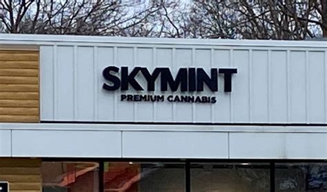  Take exit 177 for State St. Drive to S Industrial Hwy. Turn right onto S State St. Turn right onto E Eisenhower Pkwy. Turn left onto S Industrial Hwy and SKYMINT will be on the left. Ann Arbor - Industrial cannabis dispensary carries a variety of premium cannabis products including flower, pre-rolls, edibles, vapes, extracts, CBD and more. . 
