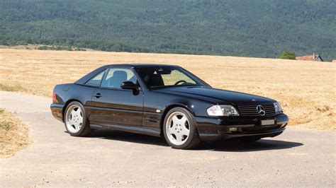 The SL-Class is populated with reliable, attractive models but none is as rare as the SL73 AMG. What sets it apart from its cousins is an extremely potent 7.3L V12 engine that produced 391 kW. It was offered briefly in 1995 and then offered again from 1998 to 2001 for sale. The engine ended up being used by Pagani in the Zonda.
