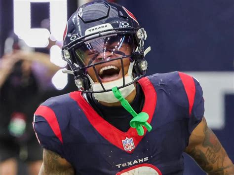 Sleeper fantasy football rankings. Now, SportsLine has simulated the entire NFL season 10,000 times and released its latest Fantasy football rankings 2021, identifying several potential Fantasy football sleepers. Head to SportsLine ... 