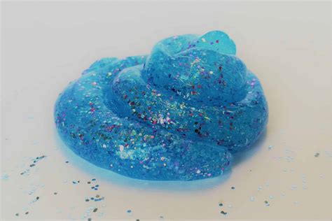 Slime is the best. Get a bowl to mix your slime ingredients in. 2. Empty your Bottle of Elmer’s Glitter Glue into the bowl. 3. Add 1/2 teaspoon of baking soda and mix in thoroughly. 4. Add 1/4 cup of water. You can add extra glitter at this … 