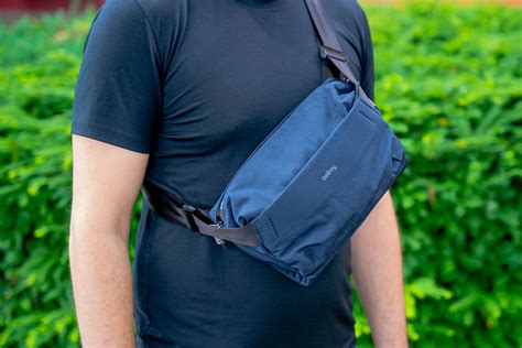 Sling reviews. For this review we purchased the 6 liter – but the design and feel to all of the slings are very similar. Here are the specs and pros and cons of each sling size…. Capacity: 3 litres. External Dimensions: 30.5cm x 19cm x 11cm (12″ x 7.4″ x 4.3″) Internal Dimensions: 19.8cm x 8.9cm x 6.4cm (7.8″ x 3.5″ x 2.5″) 
