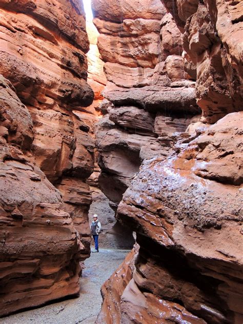 Slot canyon with side slots - Jeep the USA