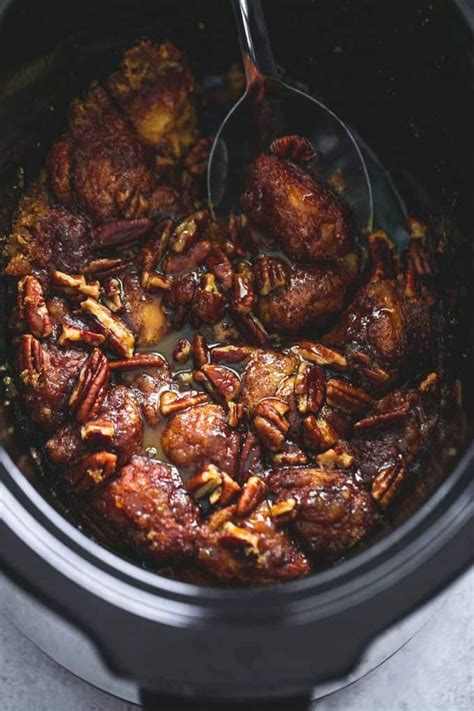 Slow Cooker Caramel Pecan Monkey Bread - Creme De La Crumb