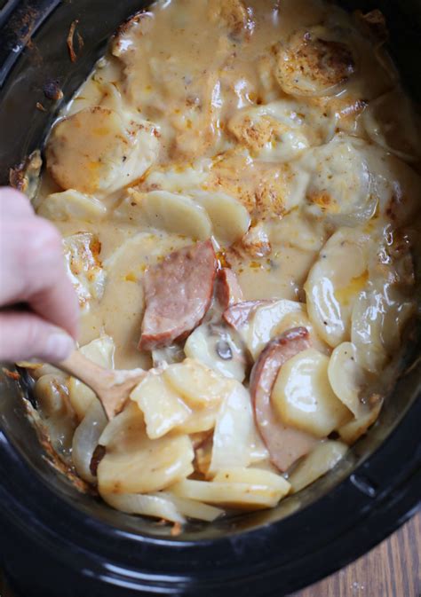 Slow Cooker Cheesy Scalloped Potatoes - Wholesome …