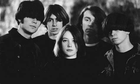 Slowdive - Текст песни Sugar for the Pill + перевод на Немецкий