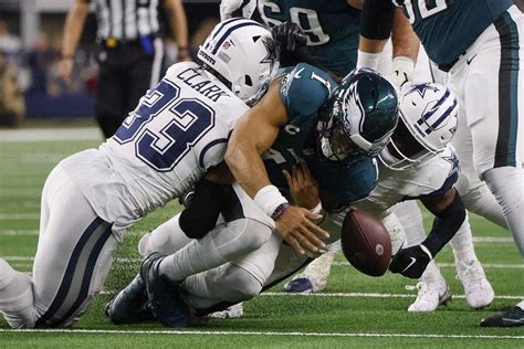 Slumping Eagles travel to sliding Seahawks with major playoff implications at stake