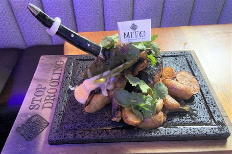 Small Bites: At Roseville’s Mito, flavor comes second to imperfect theatrics