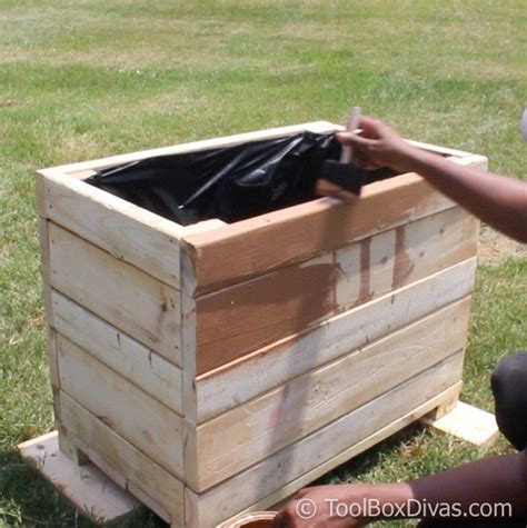 Small DIY Wooden Planter Box - ToolBox Divas