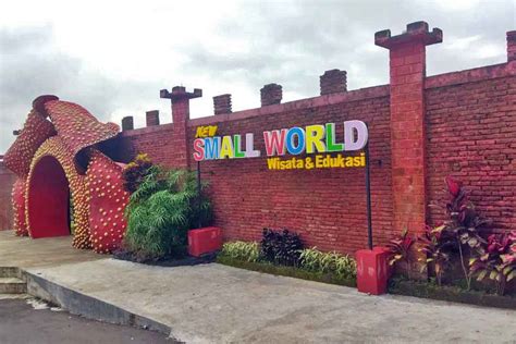 Small World - Harga Tiket Masuk & Spot Foto Terbaru 2024