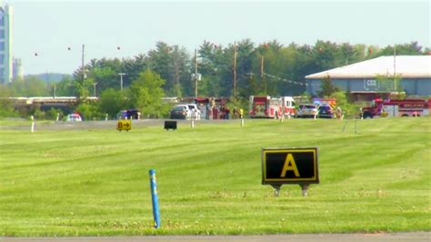 Small plane crashes at South Albany Airport