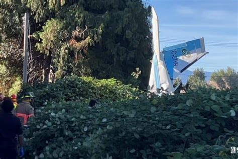 Small plane crashes beside inn near Chilliwack, B.C., airport