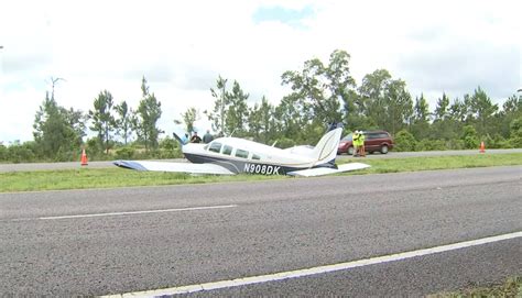 Small plane lands on median of Orlando road