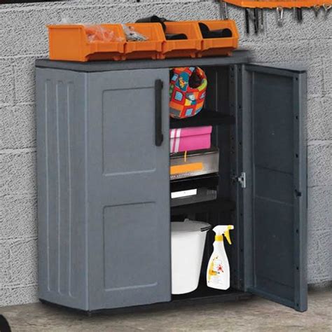Small storage unit. Many people are now choosing storage units to store excess items that their house or garage just can’t fit anymore. Most storage units contain sentimental things that families don’... 