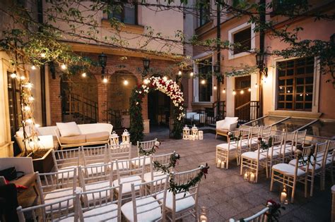 Small wedding halls near me. The Fig Room is one of the premier wedding venues to be found in and around Jacksonville, with its glamorous interior providing an atmosphere of elegance for wedding parties. The Fig Room features 1,500 square feet of intimate event space located just one block away from the Atlantic Ocean, with room for … 