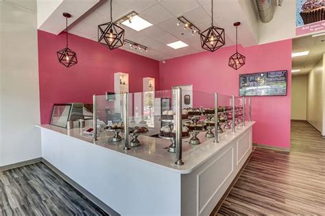 Smallcakes Cupcakery and Creamery – Savage, MN 55378, 8160 …