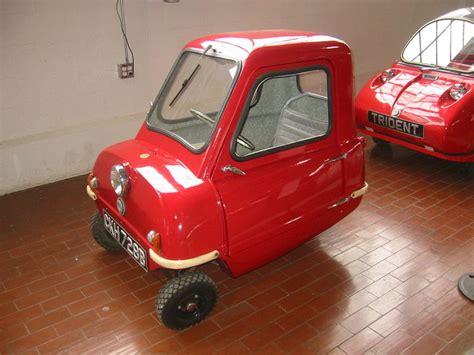 Smallest car in usa. It’s 106.1 inches long, but there is a car out there that is only 54 inches long. When the Peel P50 debuted in the 1962, it was the world’s smallest car, and it still is. A new company is ... 