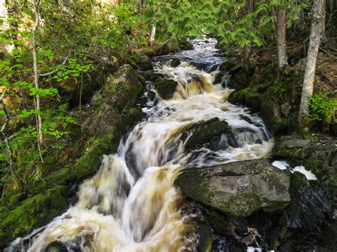 Smalley Falls in Marinette County in Wisconsin - MyFishMaps.com