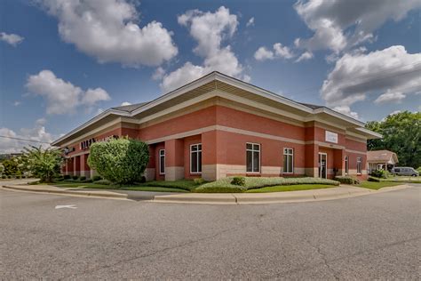 SmartBank - 2000 Lurleen B Wallace Blvd, Northport, Alabama, US