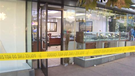 Smash-and-grab burglars steal over $500,000 worth of jewelry from Pasadena shop