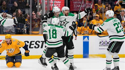 Smith and Hakanpaa score in the final 15 seconds to lift the Stars over the Predators 3-2