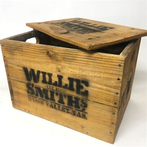 These sturdy wooden apples crates are made from our most po
