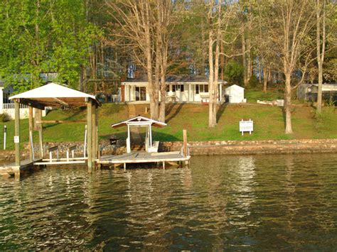 Smith Mountain Lake Real Estate. Waterfront Homes for sale; wide price range. Easy to view all listings, search by price, or ask a question.. 
