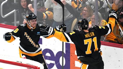 Smith scores twice, Penguins end Colorado’s NHL-record road winning streak at 15 in 4-0 win