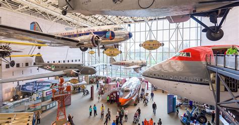 Drop in Program Schedule. At the National Air and Space Museum in Washington, DC. One World One Sky, Big Bird's Adventure: 10:30 am Thursdays and Sundays (ideal for children 8 and under) The Sky Tonight Live Planetarium Show: 10:30 am on the first and third Saturday of the month..