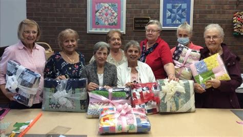 Smithtown quilting club delivers blankets to seniors TBR News Media