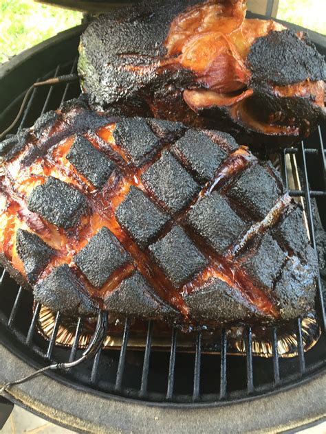 Smoke pork butt. Here’s how: 1. Place your leftover pulled pork into foil pans or large cast iron skillets. 2. Pour any reserved juices over the top of the pulled pork, or add a stick of butter to help juice up the meat during the reheating process. 3. Add more seasoning over the top of … 