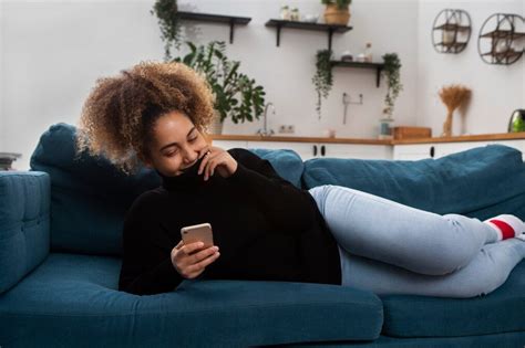 Sms za kutongoza rafiki yako.  It uses standardized communication protoco...