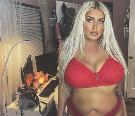 Sn0Wbunniex0X0 Onlyfans Leaked +18 🍑