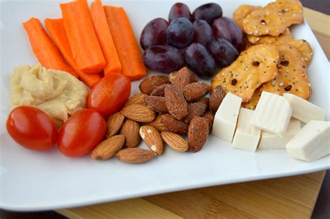 Snack plate. Instructions. Wash and dry fruits (grapes, berries, cherries, sapple) and veggies (red pepper strips, carrots, broccoli, snap peas, cucumber slices, cherry tomatoes). Chop fruits and veggies into strips or cut in half, if needed. Pile fruits and veggies on a cutting board, cheese board, or even a baking sheet. 