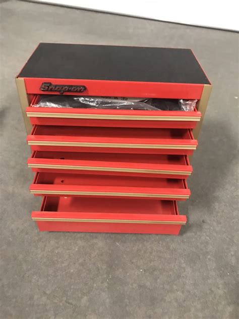 Does Snap on Really make a pink tool box?