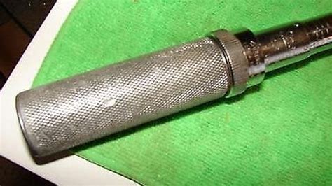 Precision Instruments Torque Wrench. TORQUE RANGE: 40-250ft-l