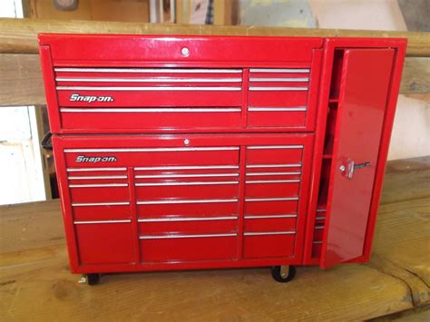 Snap on portable tool box.  Known for their durability, innovative des...