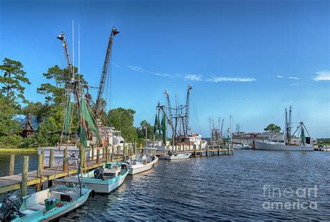 Sneads Ferry is located in Onslow County, North Carolina, between Jacksonville and Wilmington and the inlet where the New River flows into the Atlantic Ocean. Sneads Ferry, first known as the lower ferry, was renamed for Robert Snead, an attorney who settled here in 1791.. 