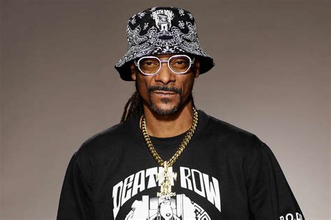 Snoop Dogg says he's giving up smoking weed