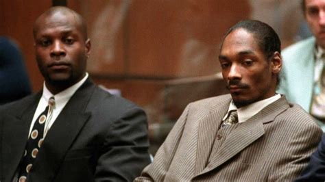Snoop dogg's bodyguard. Ron Wolfson/Getty Images. Snoop Dogg ended up tackling an unexpected controversy in the 1990s. According to The Washington Post, he was a part of a murder investigation. Snoop and his ex-bodyguard, McKinley Lee were involved in a case that revolved around a 1993 shooting of a man named Philip Woldemariam. 