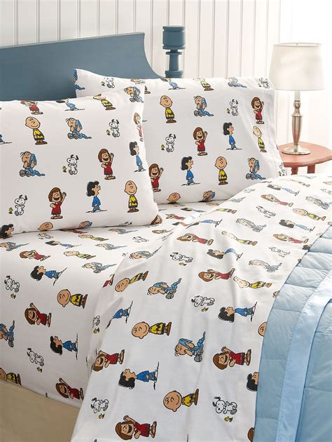 Snoopy flannel sheets. Snoopy and Woodstock Portuguese Flannel Sheet Set. $39.95 - $169.95 (39) Quick View. Peanuts Christmas Caroling Portuguese Cotton Double-Flannel Blanket or Throw. 