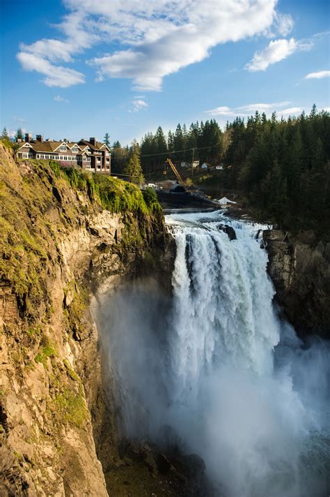 Snoqualmie falls snoqualmie wa 98024. Snoqualmie Falls Golf Course is an eighteen hole, par 71, layout measuring 5,900 yards from the blue tees. Come enjoy our friendly, relaxed atmosphere and you'll come back again and again. To book a tee time online click here or to schedule your next tournament or make a reservation via phone, call (425) 441-8049 or (425) 222-5244. 