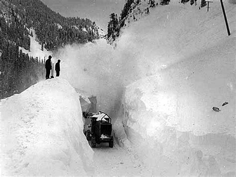 24.12.2022 ... Snoqualmie Pass is open with chains required on AWD/4WD. US 2 ... — Washington State DOT (@wsdot) December 25, 2022. US 2 remains closed from .... 