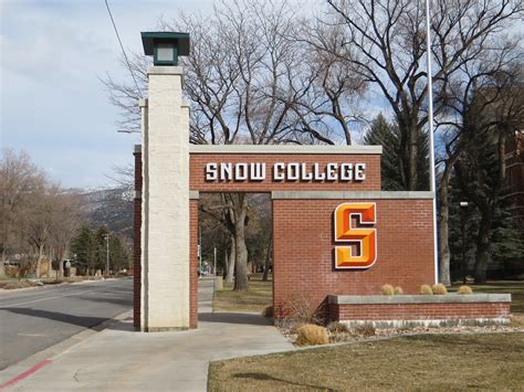 Snow university utah. Snow College provides quality educational 2 and 4 year degree programs, with campuses in Ephraim and Richfield, Utah. Snow College is ranked as the number one college in … 
