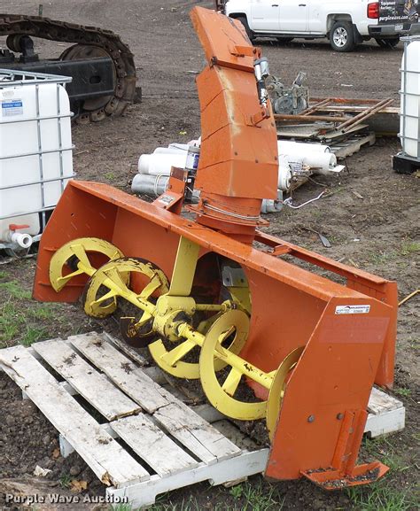 Simplicity 24" snow blower ,8 hp , electric start recently serviced and ready to go . Bought at dealership not a box store very good condition commercial modle , no frills but really ….