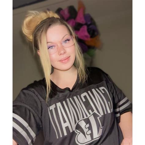 🍑 Snowwbunnyy Leaks [HD]