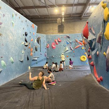 Socal bouldering reviews.  Explore Bouldering Project - Poplar in Seattle, offer...