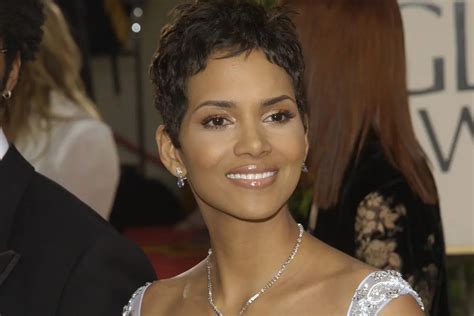 Social Media Reacts To Halle Berry